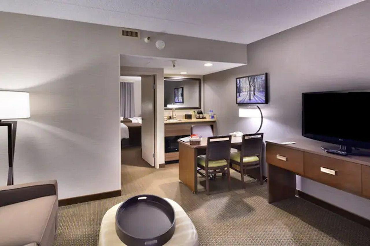 Embassy Suites By Hilton Denver Central Park Екстер'єр фото