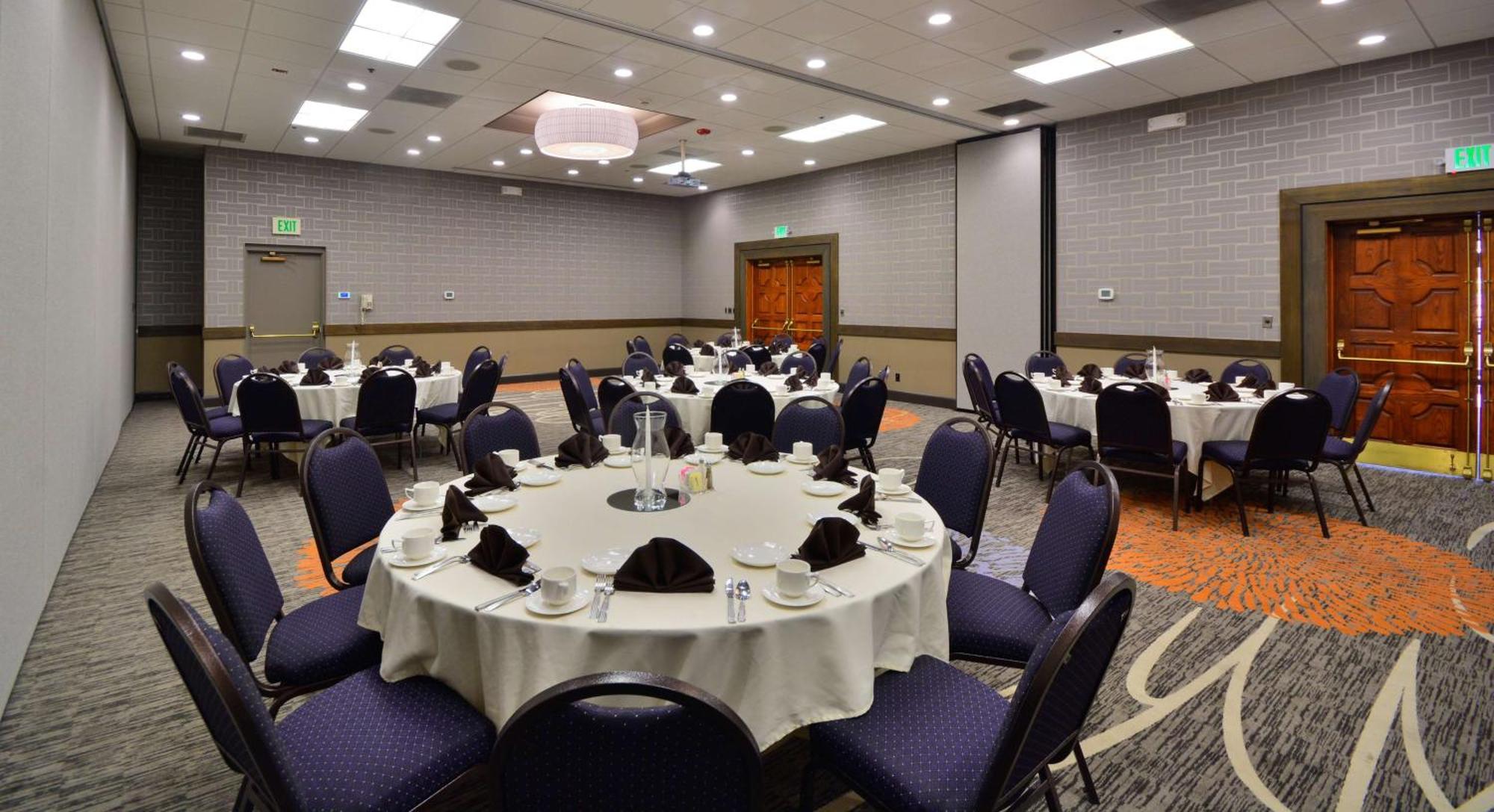 Embassy Suites By Hilton Denver Central Park Екстер'єр фото