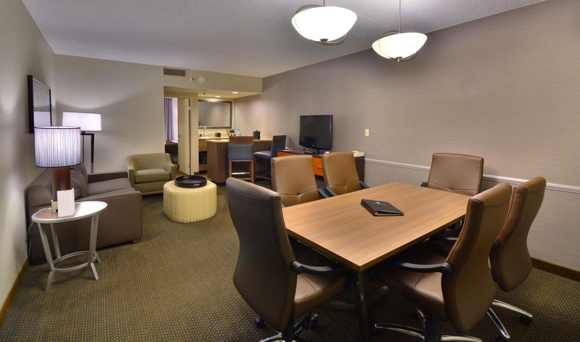 Embassy Suites By Hilton Denver Central Park Екстер'єр фото