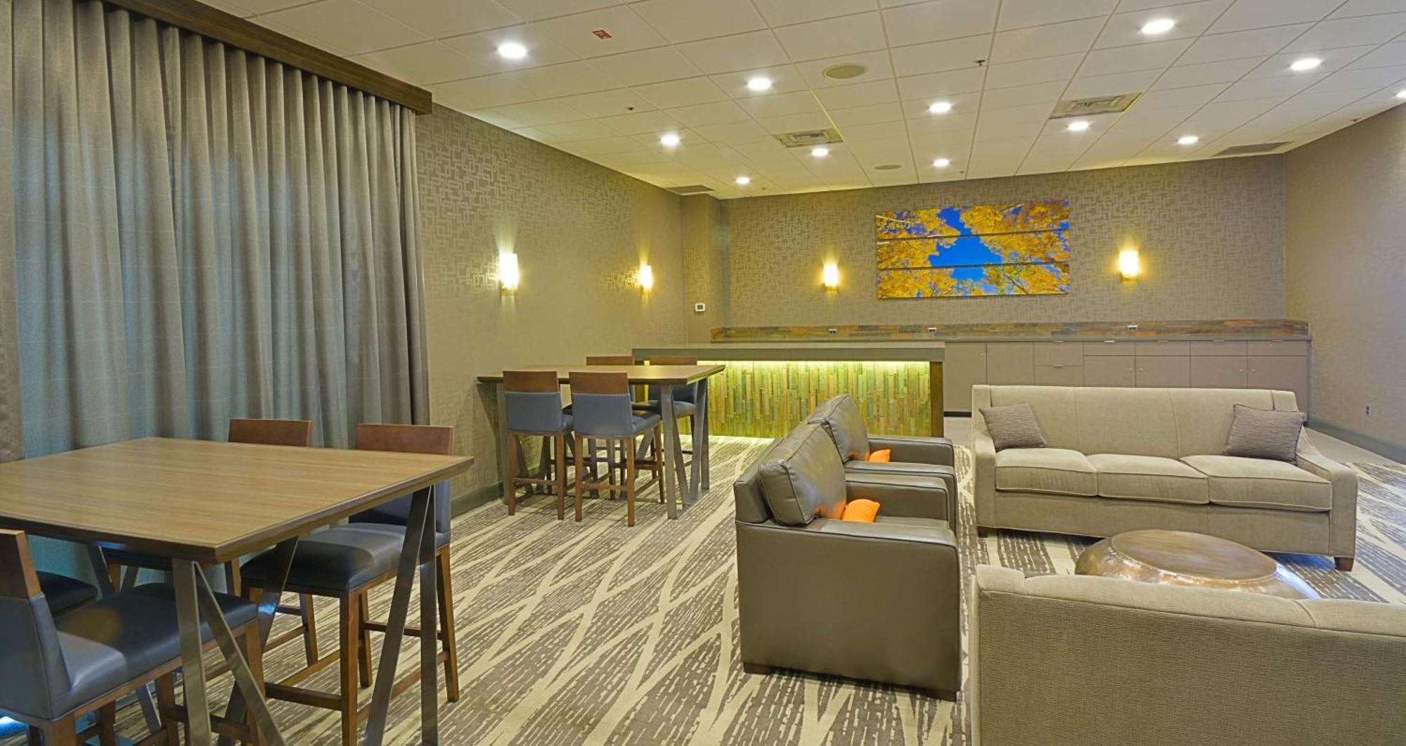 Embassy Suites By Hilton Denver Central Park Екстер'єр фото