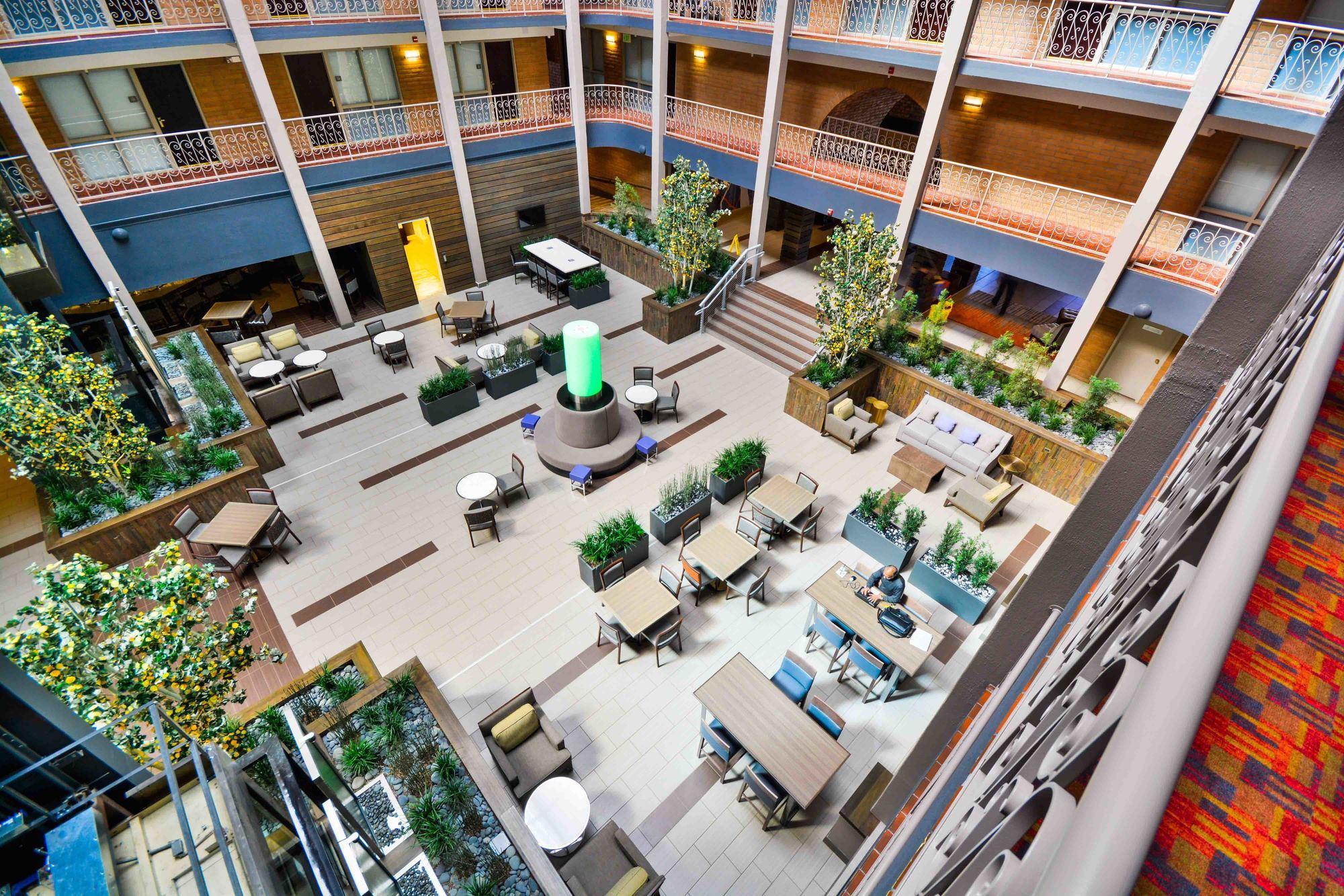 Embassy Suites By Hilton Denver Central Park Інтер'єр фото